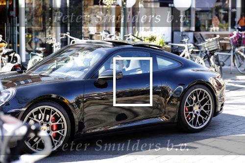 Amsterdam 11 april 2020
Jaap v Zweden met mondkapje op in zijn porsche 911