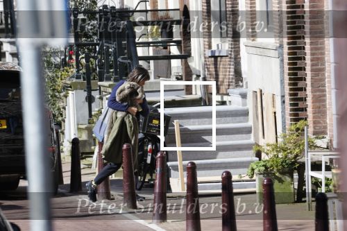Amsterdam 23 maart 2020
Matthijs v Nieuwkerk brengt zijn vrouw Karin v Munster naar hun huis op de gracht . Vervolgens rijdt hij naar zijn eigen appartement in complex Pontsteiger . Na daar een uurtje geweest te zijn rijdt hij op zijn fiets naar de westergasfabriek waar DWDD opgenomen wordt.