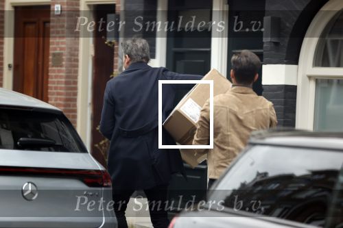 Amsterdam 2 april 2020
Leco v Zadelhoff doet boodschappen met zijn partner