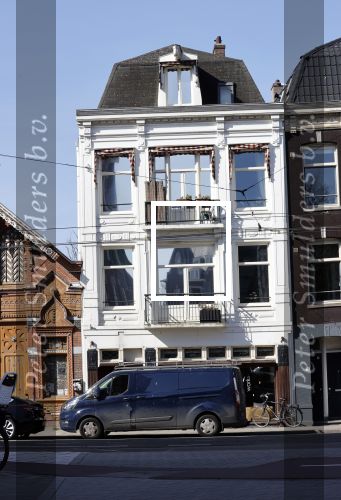 Amsterdam 7 april 2020
Huis van Marc Marie Huijbregts en zijn partner. Ze hebben twee appartementen boven elkaar.