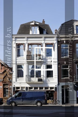 Amsterdam 7 april 2020
Huis van Marc Marie Huijbregts en zijn partner. Ze hebben twee appartementen boven elkaar.
