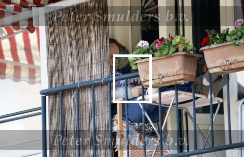 Amsterdam 11 april 2020
Marc marie Huijbregts verschuilt zich op zijn balkon
