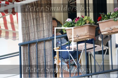 Amsterdam 11 april 2020
Marc marie Huijbregts verschuilt zich op zijn balkon