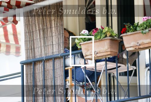 Amsterdam 11 april 2020
Marc marie Huijbregts verschuilt zich op zijn balkon