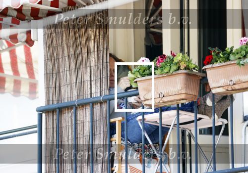 Amsterdam 11 april 2020
Marc marie Huijbregts verschuilt zich op zijn balkon