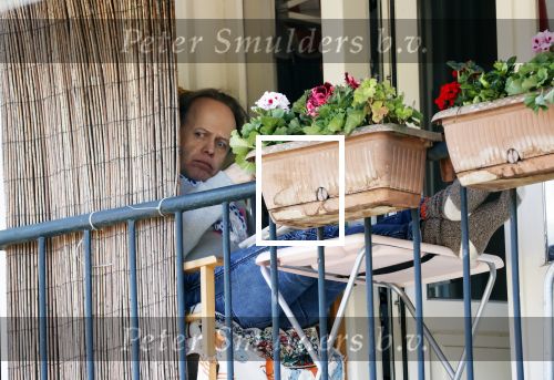 Amsterdam 11 april 2020
Marc marie Huijbregts verschuilt zich op zijn balkon