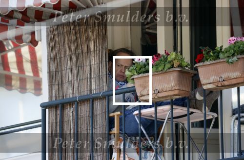 Amsterdam 11 april 2020
Marc marie Huijbregts verschuilt zich op zijn balkon