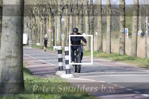 Stompetoren 9 april 2020
Marco Borsato woont nog steeds bij zijn moeder Mary . Marco gaat regelmatig met zijn mountainbike fietsen.