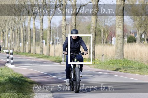 Stompetoren 9 april 2020
Marco Borsato woont nog steeds bij zijn moeder Mary . Marco gaat regelmatig met zijn mountainbike fietsen.
