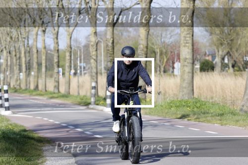 Stompetoren 9 april 2020
Marco Borsato woont nog steeds bij zijn moeder Mary . Marco gaat regelmatig met zijn mountainbike fietsen.
