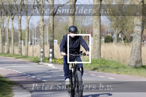 Stompetoren 9 april 2020
Marco Borsato woont nog steeds bij zijn moeder Mary . Marco gaat regelmatig met zijn mountainbike fietsen.