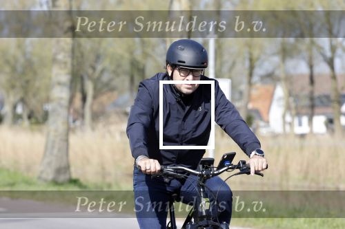 Stompetoren 9 april 2020
Marco Borsato woont nog steeds bij zijn moeder Mary . Marco gaat regelmatig met zijn mountainbike fietsen.