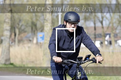 Stompetoren 9 april 2020
Marco Borsato woont nog steeds bij zijn moeder Mary . Marco gaat regelmatig met zijn mountainbike fietsen.
