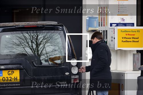 Amsterdam 19 maart 2020
Martijn Krabbe gaat tanken bij shell.