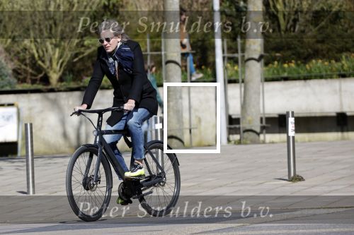 Amsterdam 23 maart 2020
Matthijs v Nieuwkerk brengt zijn vrouw Karin v Munster naar hun huis op de gracht . Vervolgens rijdt hij naar zijn eigen appartement in complex Pontsteiger . Na daar een uurtje geweest te zijn rijdt hij op zijn fiets naar de westergasfabriek waar DWDD opgenomen wordt.