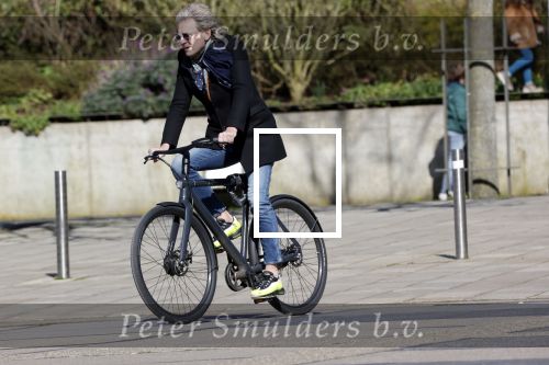 Amsterdam 23 maart 2020
Matthijs v Nieuwkerk brengt zijn vrouw Karin v Munster naar hun huis op de gracht . Vervolgens rijdt hij naar zijn eigen appartement in complex Pontsteiger . Na daar een uurtje geweest te zijn rijdt hij op zijn fiets naar de westergasfabriek waar DWDD opgenomen wordt.
