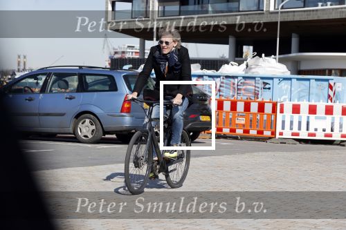 Amsterdam 23 maart 2020
Matthijs v Nieuwkerk brengt zijn vrouw Karin v Munster naar hun huis op de gracht . Vervolgens rijdt hij naar zijn eigen appartement in complex Pontsteiger . Na daar een uurtje geweest te zijn rijdt hij op zijn fiets naar de westergasfabriek waar DWDD opgenomen wordt.