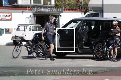 Amsterdam 11 april 2020
Olcay Gulsen en Ruud de Wild gaan samen fietsen / wielrennen