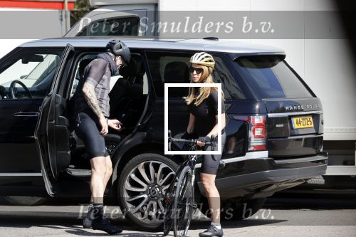 Amsterdam 11 april 2020
Olcay Gulsen en Ruud de Wild gaan samen fietsen / wielrennen