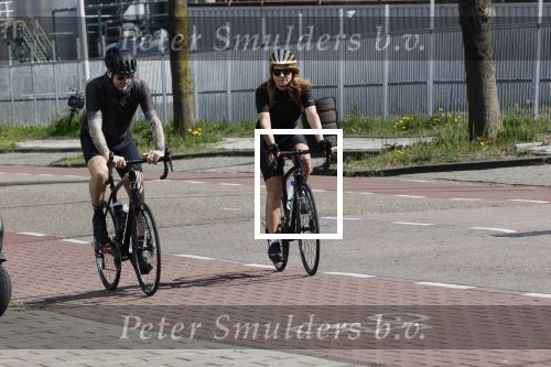 Amsterdam 11 april 2020
Olcay Gulsen en Ruud de Wild gaan samen fietsen / wielrennen