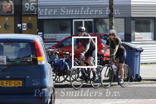 Amsterdam 11 april 2020
Olcay Gulsen en Ruud de Wild gaan samen fietsen / wielrennen