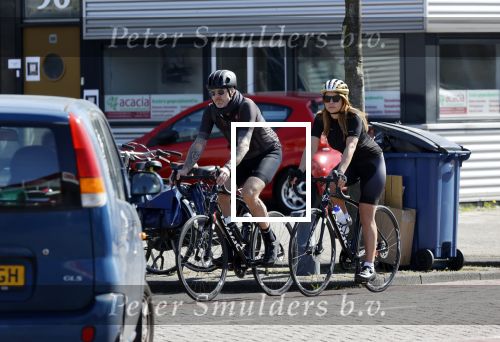 Amsterdam 11 april 2020
Olcay Gulsen en Ruud de Wild gaan samen fietsen / wielrennen
