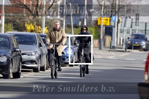 Den haag 21 maart 2020
Piet Hein Donner en zijn vrouw fietsend door Den Haag.