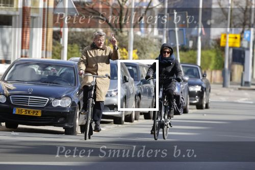 Den haag 21 maart 2020
Piet Hein Donner en zijn vrouw fietsend door Den Haag.