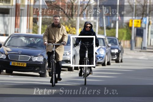 Den haag 21 maart 2020
Piet Hein Donner en zijn vrouw fietsend door Den Haag.