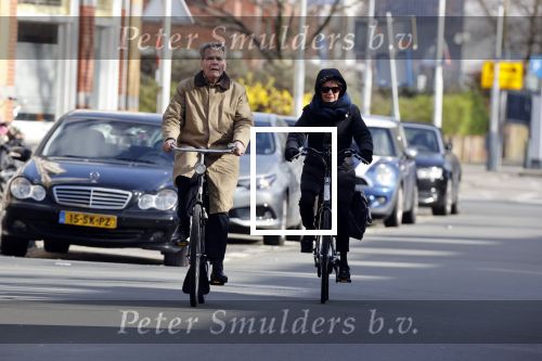 Den haag 21 maart 2020
Piet Hein Donner en zijn vrouw fietsend door Den Haag.
