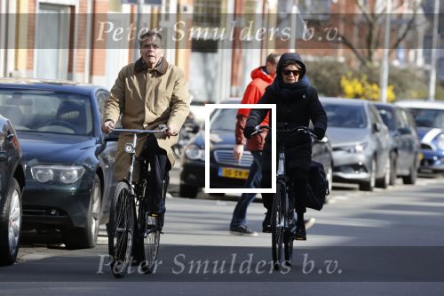 Den haag 21 maart 2020
Piet Hein Donner en zijn vrouw fietsend door Den Haag.