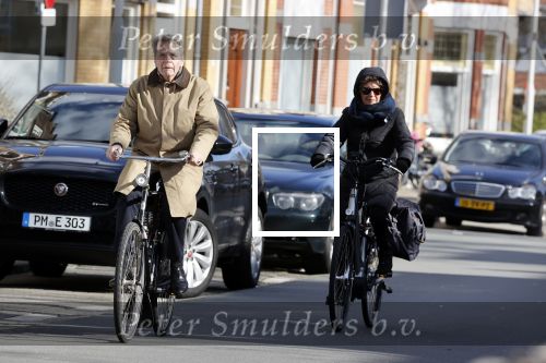 Den haag 21 maart 2020
Piet Hein Donner en zijn vrouw fietsend door Den Haag.