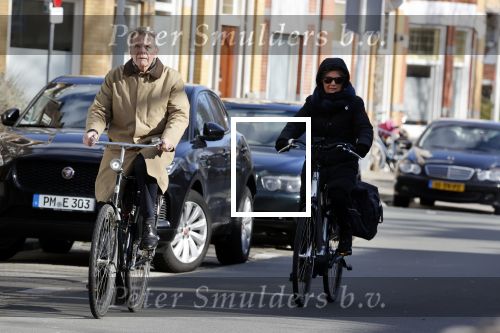 Den haag 21 maart 2020
Piet Hein Donner en zijn vrouw fietsend door Den Haag.