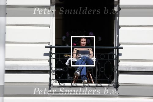Amsterdam 4 april 2020
Prinses Annette zit met haar raam open lekker op de ipad.