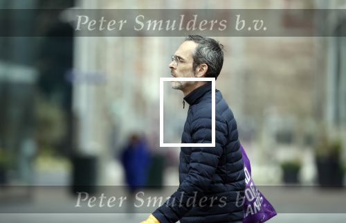 Amsterdam 2 april 2020
Rolf Snoeren doet boodschappen en loopt naar zijn huis.