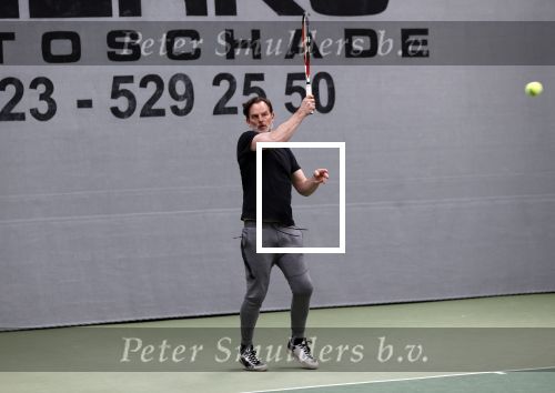 Cruqius 31 maart 2020
Tennissen voor het goede doel met Diederik v Manen. Ronald de Boer