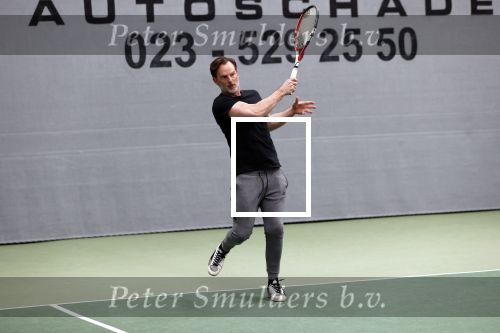 Cruqius 31 maart 2020
Tennissen voor het goede doel met Diederik v Manen. Ronald de Boer