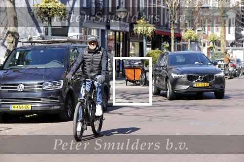 Amsterdam 4 april 2020
Ruud Gullit op zijn electrische fiets in Amsterdam zuid.