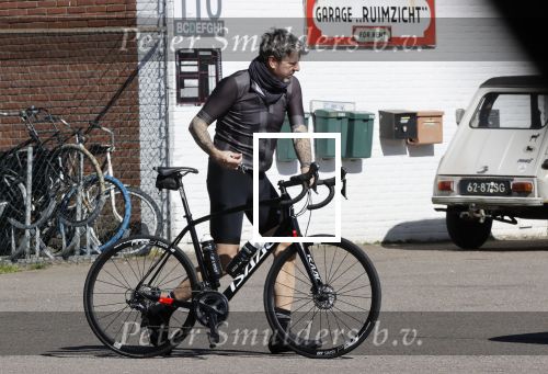 Amsterdam 11 april 2020
Olcay Gulsen en Ruud de Wild gaan samen fietsen / wielrennen