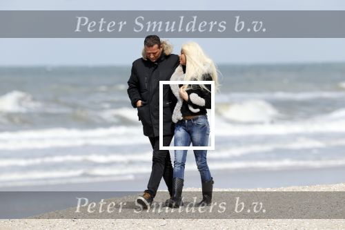 Scheveningen 3 april 2020
Samantha de Jong Barbie met haar nieuwe vriend op het strand van Scheveningen