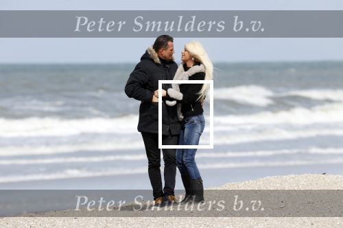 Scheveningen 3 april 2020
Samantha de Jong Barbie met haar nieuwe vriend op het strand van Scheveningen