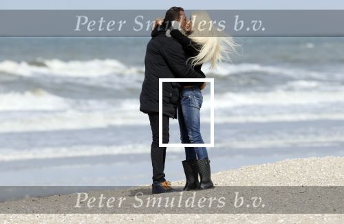 Scheveningen 3 april 2020
Samantha de Jong Barbie met haar nieuwe vriend op het strand van Scheveningen