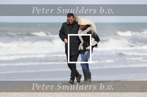 Scheveningen 3 april 2020
Samantha de Jong Barbie met haar nieuwe vriend op het strand van Scheveningen