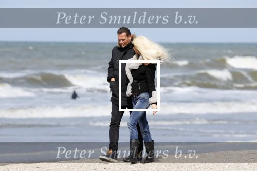 Scheveningen 3 april 2020
Samantha de Jong Barbie met haar nieuwe vriend op het strand van Scheveningen