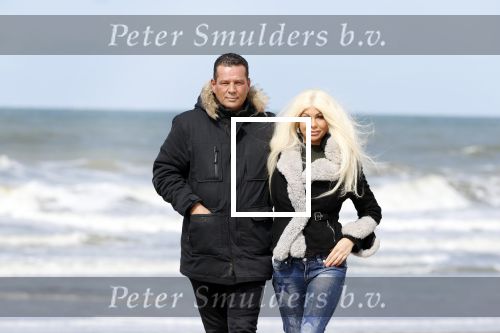 Scheveningen 3 april 2020
Samantha de Jong Barbie met haar nieuwe vriend op het strand van Scheveningen