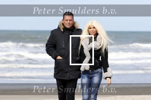 Scheveningen 3 april 2020
Samantha de Jong Barbie met haar nieuwe vriend op het strand van Scheveningen