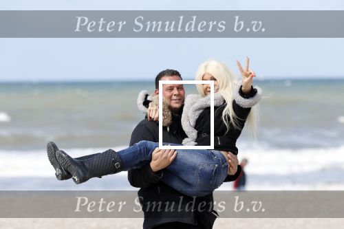 Scheveningen 3 april 2020
Samantha de Jong Barbie met haar nieuwe vriend op het strand van Scheveningen