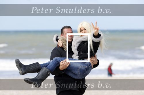 Scheveningen 3 april 2020
Samantha de Jong Barbie met haar nieuwe vriend op het strand van Scheveningen