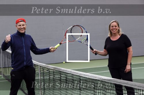 Cruqius 1 april 2020
Diederik v Maren tennist 24 uur voor het ouderenfonds. Diederik tennist oa tegen Selma v Dijk