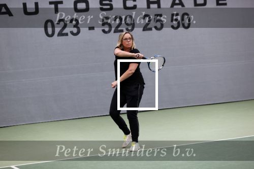 Cruqius 1 april 2020
Diederik v Maren tennist 24 uur voor het ouderenfonds. Diederik tennist oa tegen Selma v Dijk